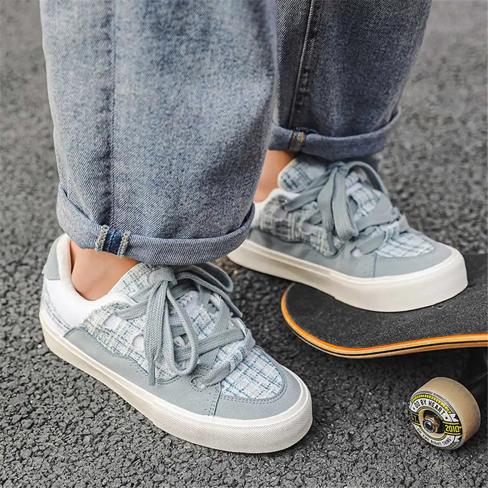 Con cordones, zapatos escolare - Badminton News reseña y precio